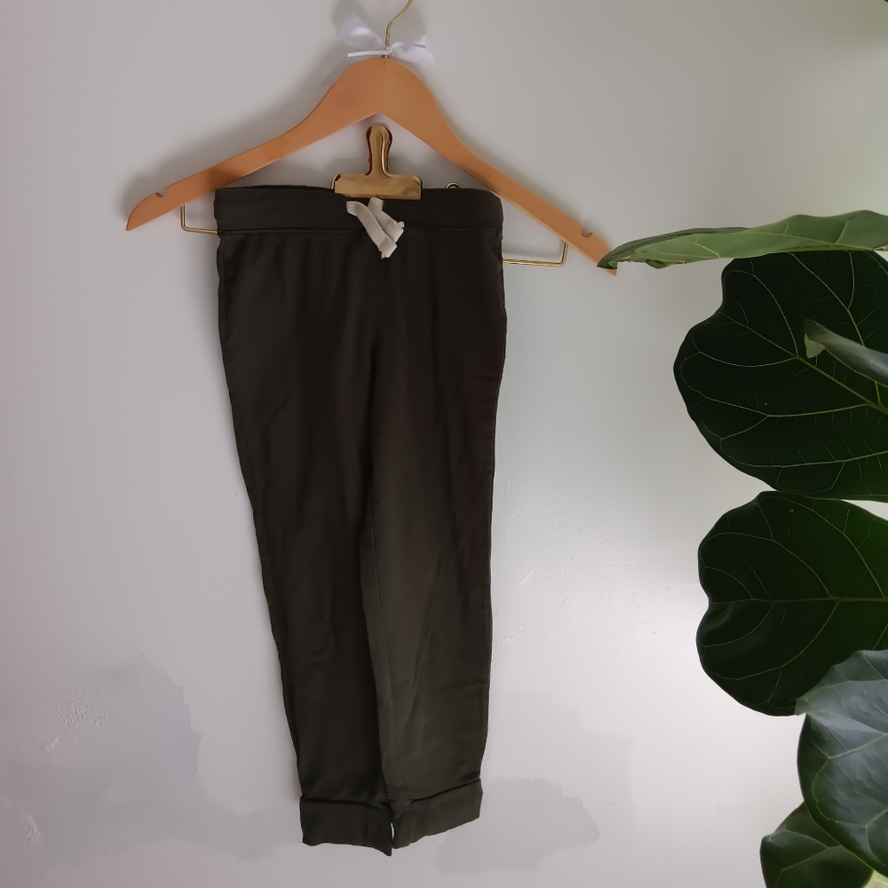 Old Navy boys army green cotton pants, size 5T